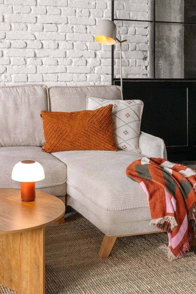 Beżowa lampa stojąca Kave Home Alish