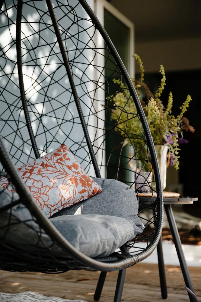 Szary stół ogrodowy Bonami Essentials Lounge, ø 51 cm