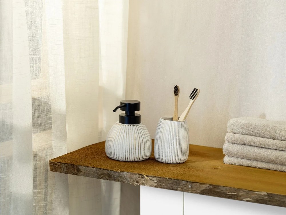 Biały ceramiczny dozownik do mydła 500 ml Pascoli – Wenko