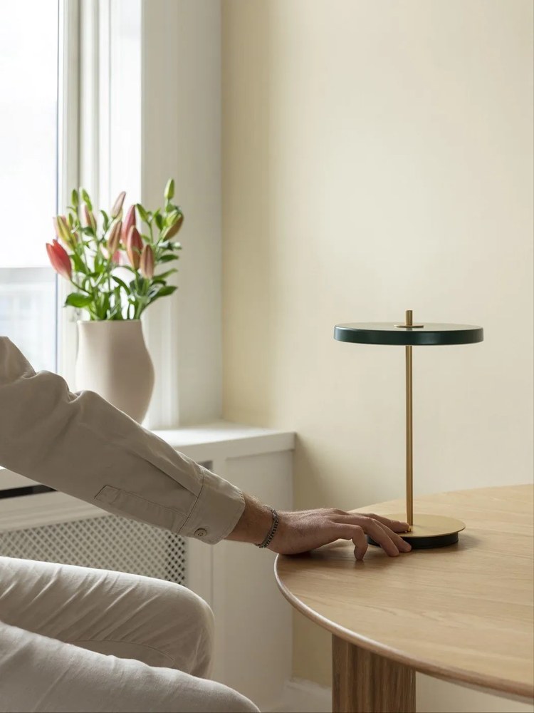 Okrągły stół z litego drewna dębowego ø 120 cm Comfort Circle – UMAGE