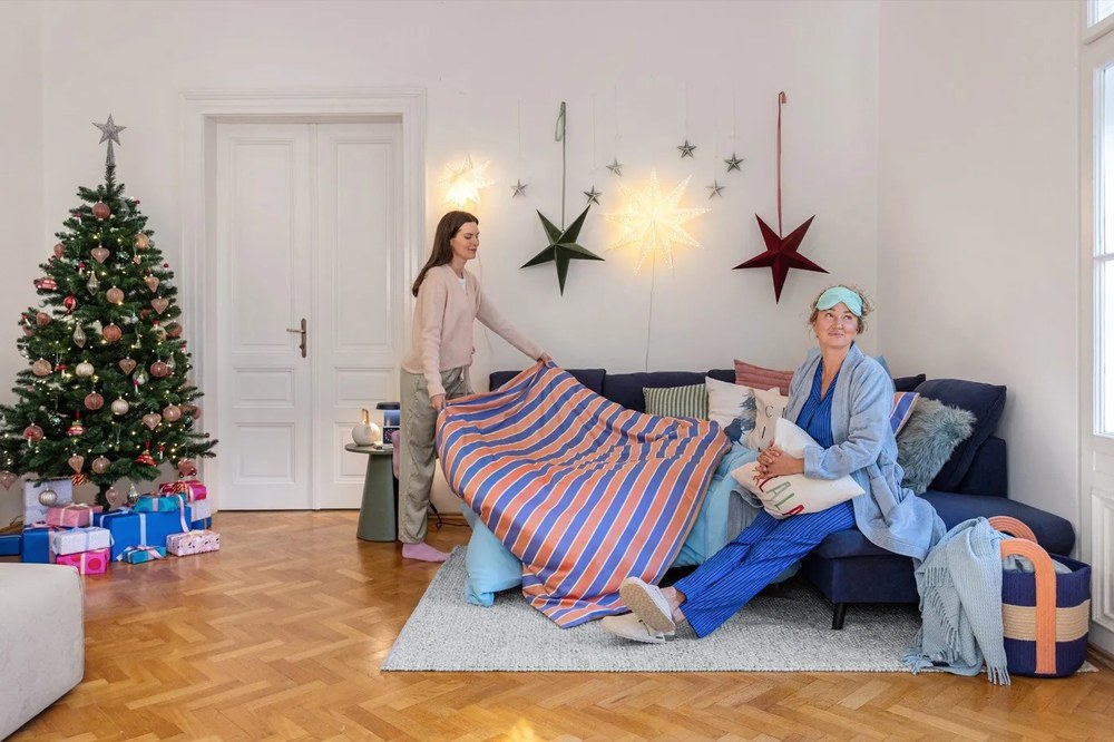 Ciemnoniebieski aksamitny narożnik rozkładany Miuform Stylish Stan L, prawostronny