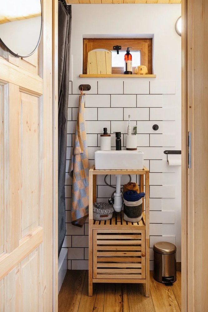 Lustro kosmetyczne 22x25 cm Inge – Bloomingville