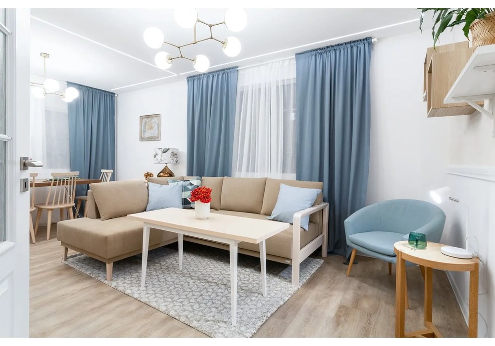 Lampa wisząca w kolorze mosiądzu ze szklanym kloszem Damar – Opviq lights