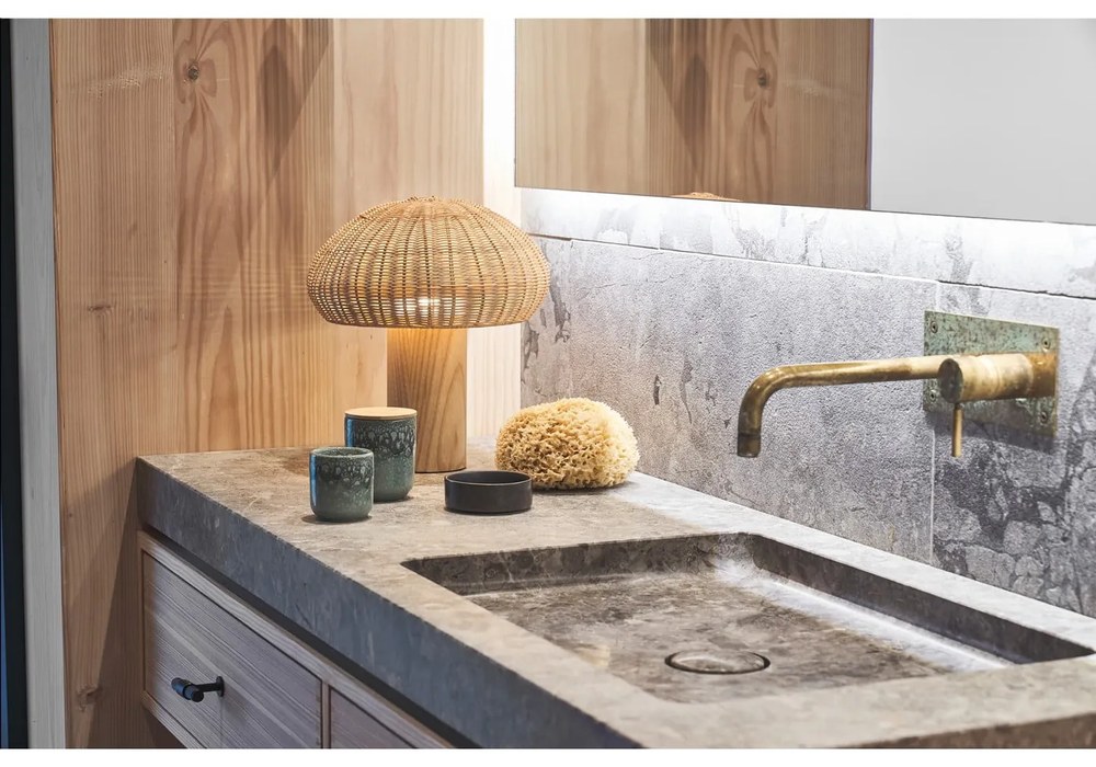 Zapachowa świeca czas palenia 30 h Iris Coconut Mango – Villa Collection