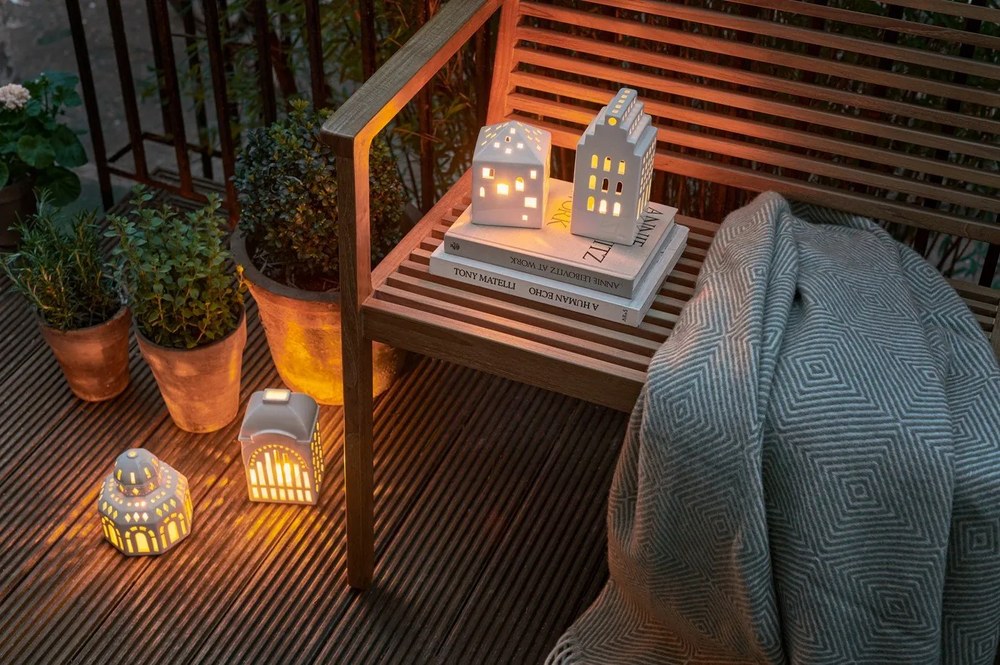 Biały ceramiczny świecznik Kähler Design Urbania Lighthouse Manor