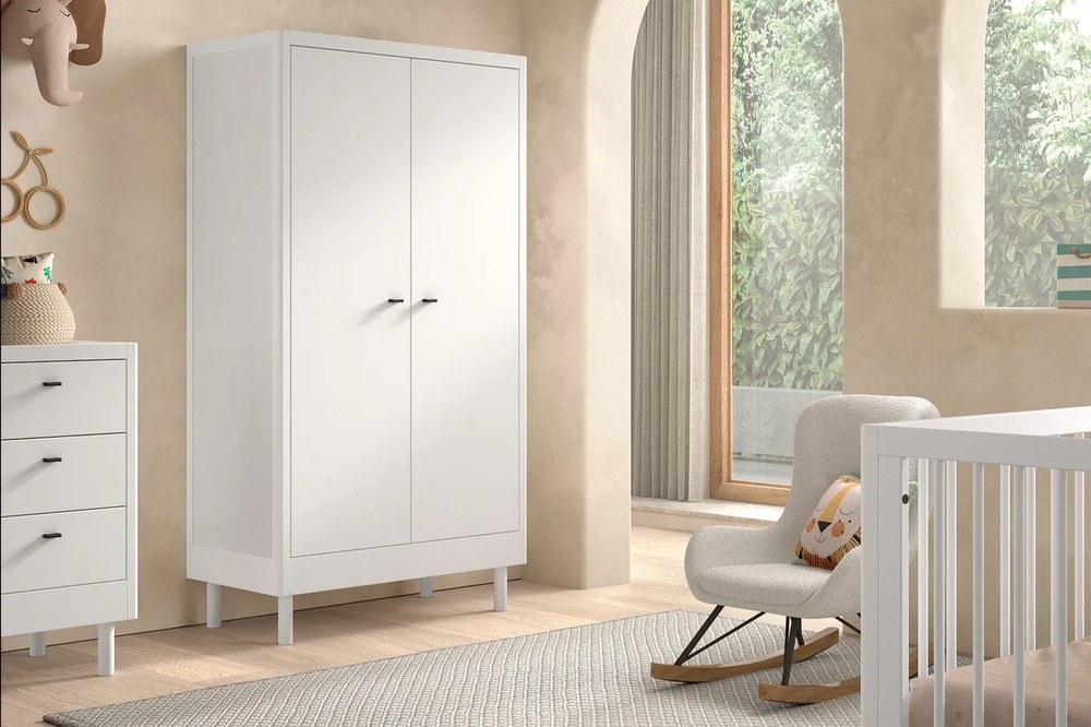 Biała szafa dziecięca z litego drewna bukowego 100x190x55 cm Forrest – Vipack