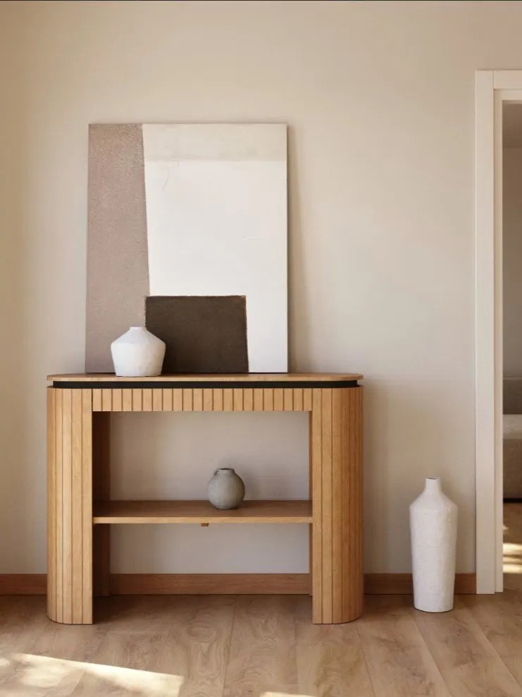 Konsola z drewna mango 120x35 cm Licia − Kave Home