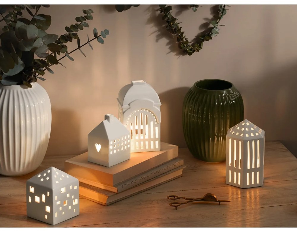 Biały ceramiczny świecznik Kähler Design Urbania Lighthouse Tivoli