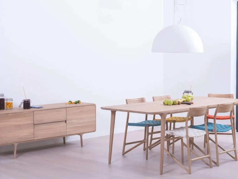 Stół z drewna orzechowego 90x180 cm Fawn – Gazzda