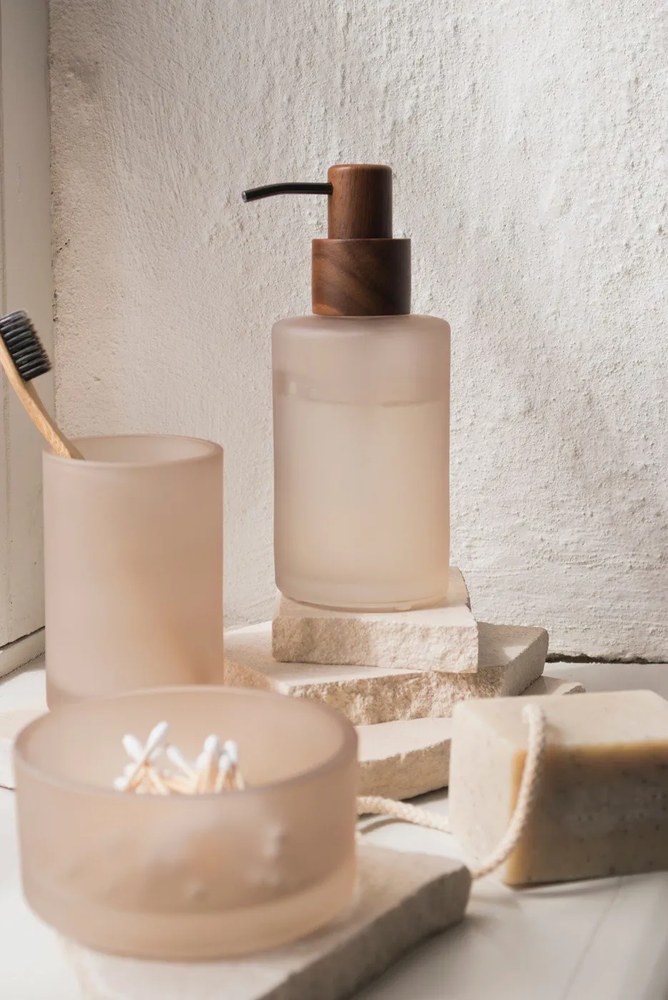 Beżowy szklany dozownik do mydła 280 ml Modest – Mette Ditmer Denmark