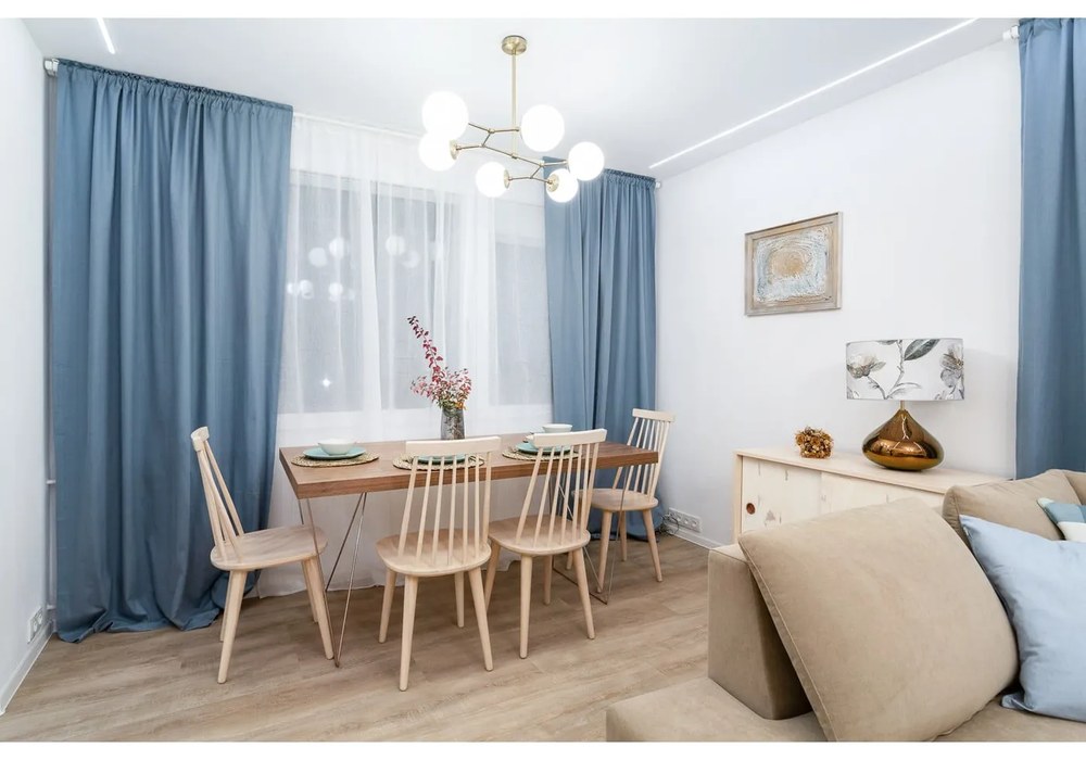 Lampa wisząca w kolorze mosiądzu ze szklanym kloszem Damar – Opviq lights