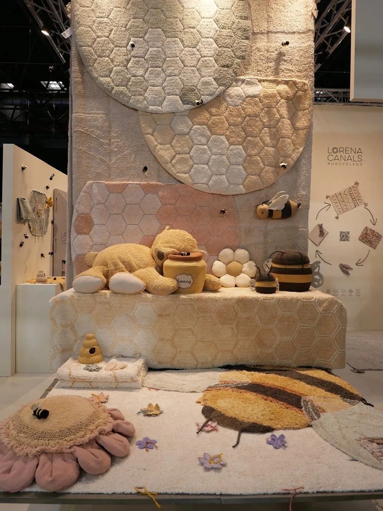 Poduszka dziecięca Little Daisy – Lorena Canals