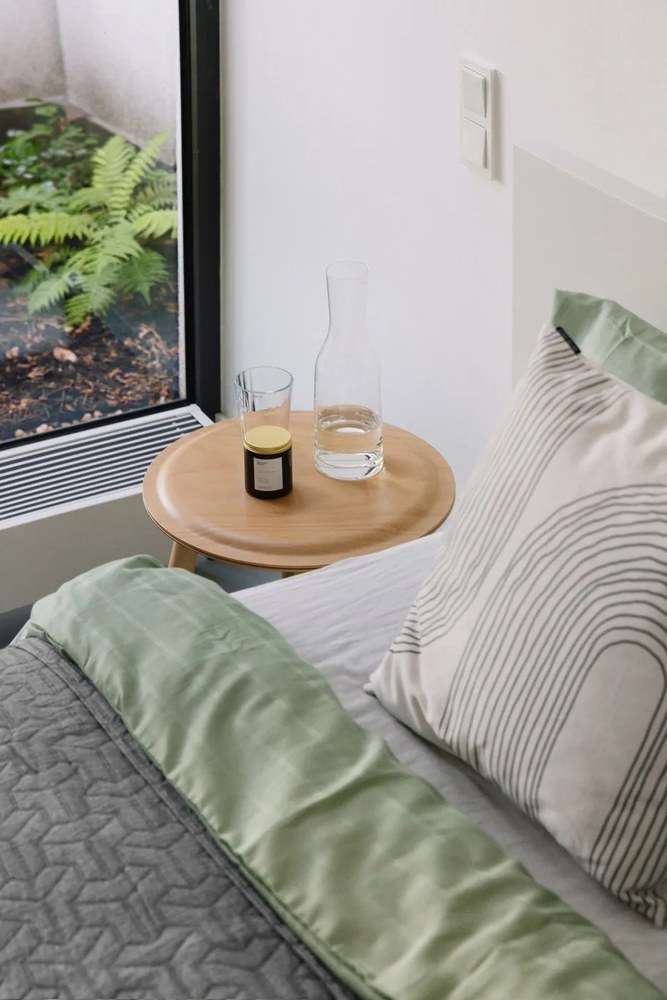 Zapachowa sojowa świeca czas palenia 40 h Slavic Edition: #09 Library – Perfumed Prague