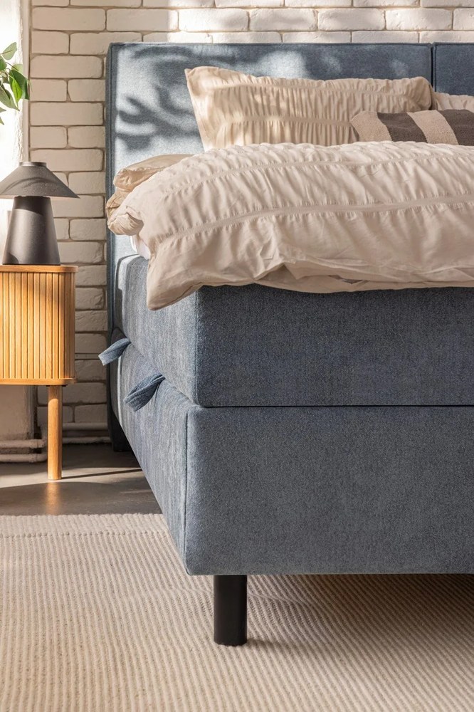 Czarna metalowa lampa stołowa Chipper – Hübsch