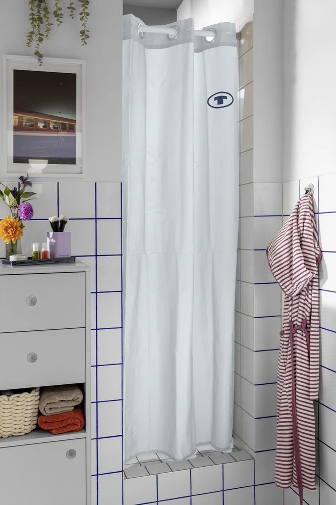 Fioletowy kubek na szczoteczki do zębów z żywicy polimerowej Tom Tailor T-Rounded – Wenko