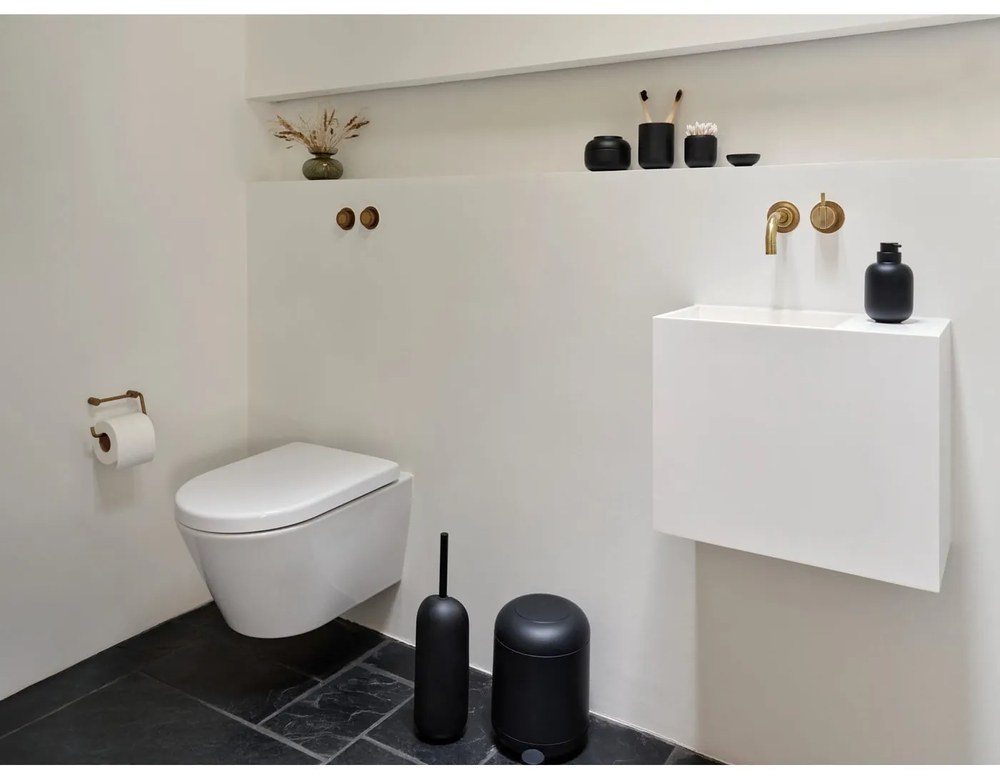Czarna betonowa szczotka do WC Sensu – Zone