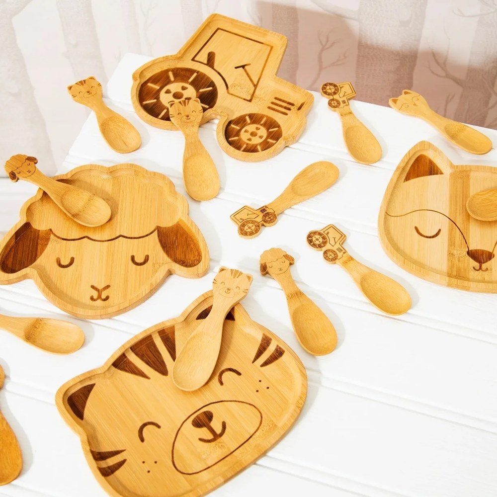 Zestaw 3 dziecięcych bambusowych łyżeczek Sass &amp; Belle Farmyard Friends Tractor