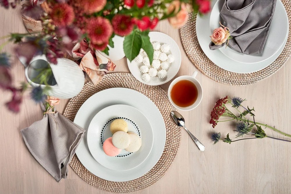 Biała rattanowa mata stołowa Tiseco Home Studio, ⌀ 36 cm