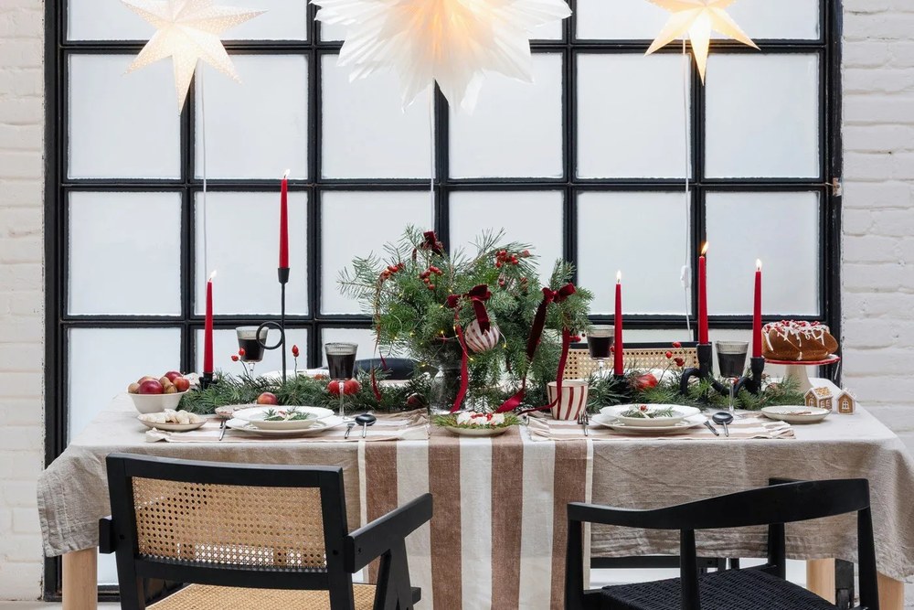 Biała wisząca dekoracja świetlna ze świątecznym motywem ø 70 cm Sombra – Markslöjd