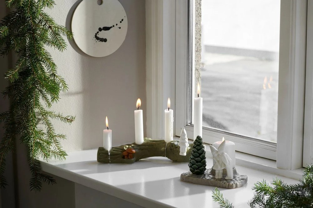 Świąteczny kamionkowy świecznik Kähler Design Christmas Kiss, dł. 17 cm