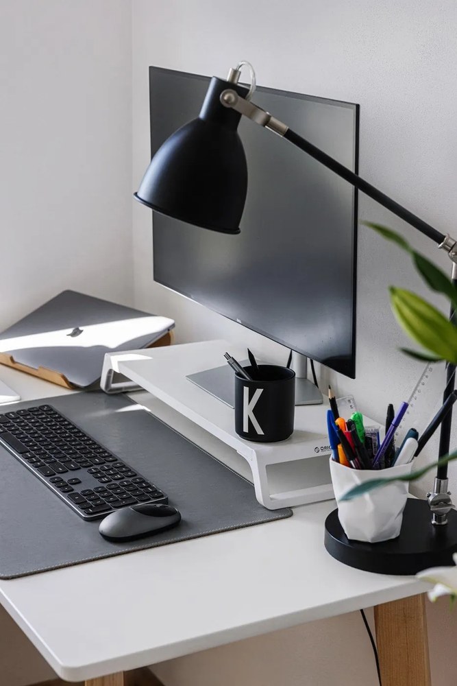 Czarna lampa stołowa Markslöjd House Table Black