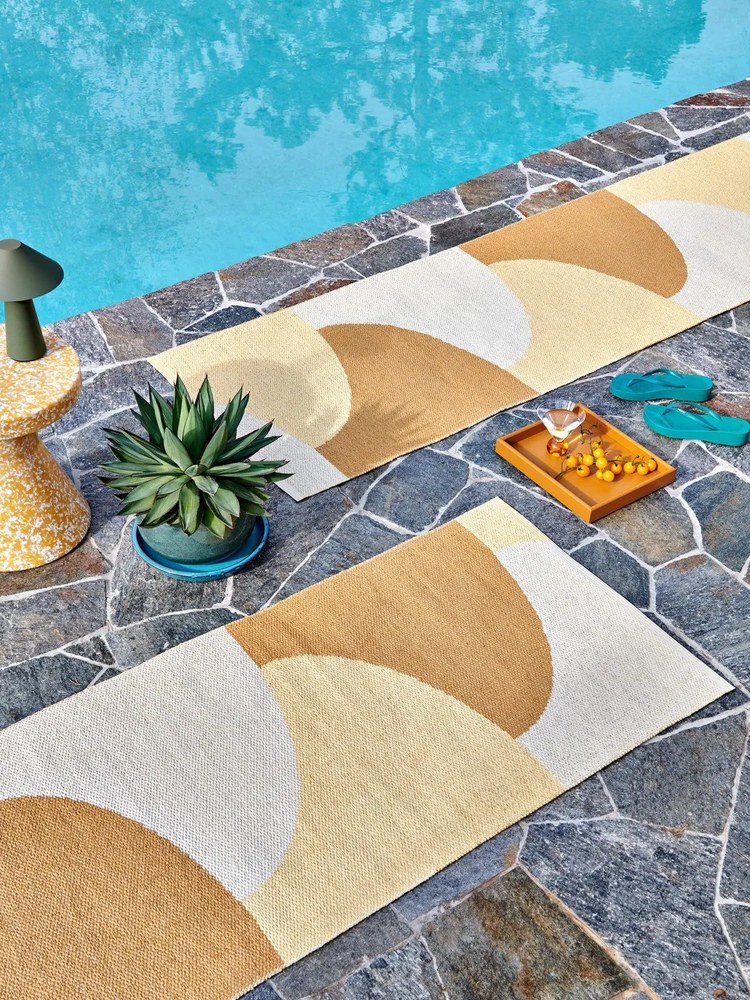 Chodnik odpowiedni na zewnątrz w kolorze ochry 70x270 cm Hill Ochre Pale Yellow – Pappelina