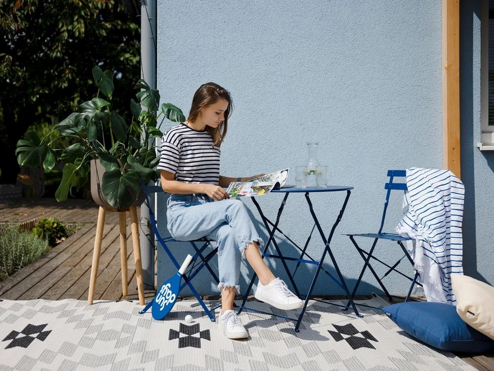 Ciemnoniebieski zestaw mebli ogrodowych Bonami Essentials Retro