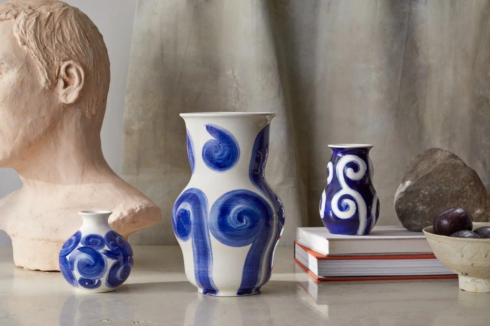 Niebieski kamionkowy ręcznie malowany wazon Tulle – Kähler Design