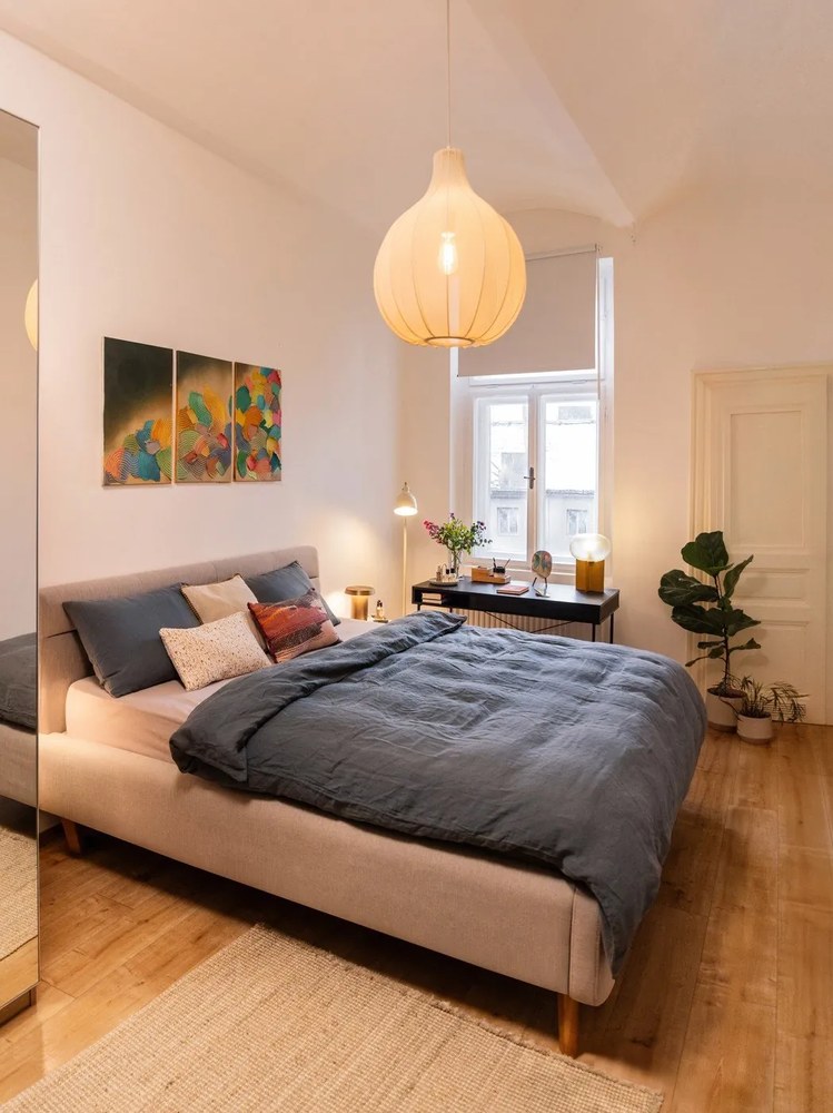 Beżowe tapicerowane łóżko dwuosobowe ze schowkiem ze stelażem 180x200 cm Lotte – Meise Möbel