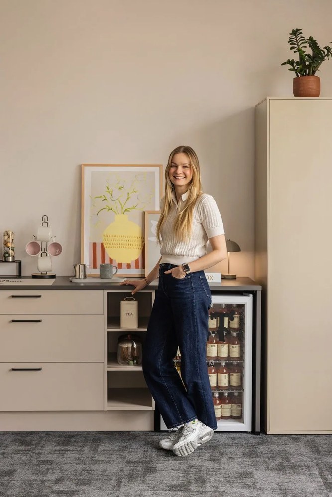 Kremowa lampa stołowa LED (wysokość 25 cm) Holt – House Nordic