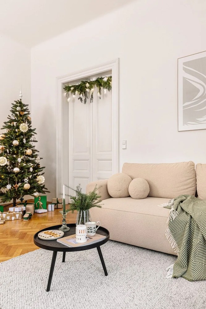 Beżowa rozkładana sofa z materiału bouclé 247 cm Quinoa – Bonami Selection