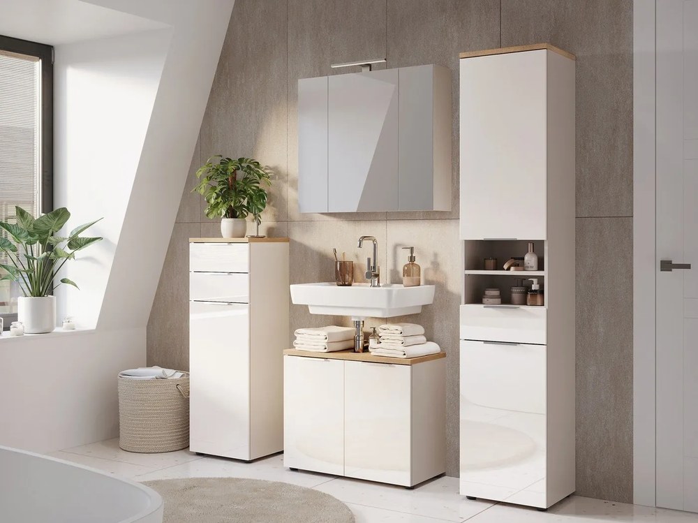 Kremowa wysoka/wąska szafka łazienkowa z połyskiem 39x112 cm Tavira – Germania