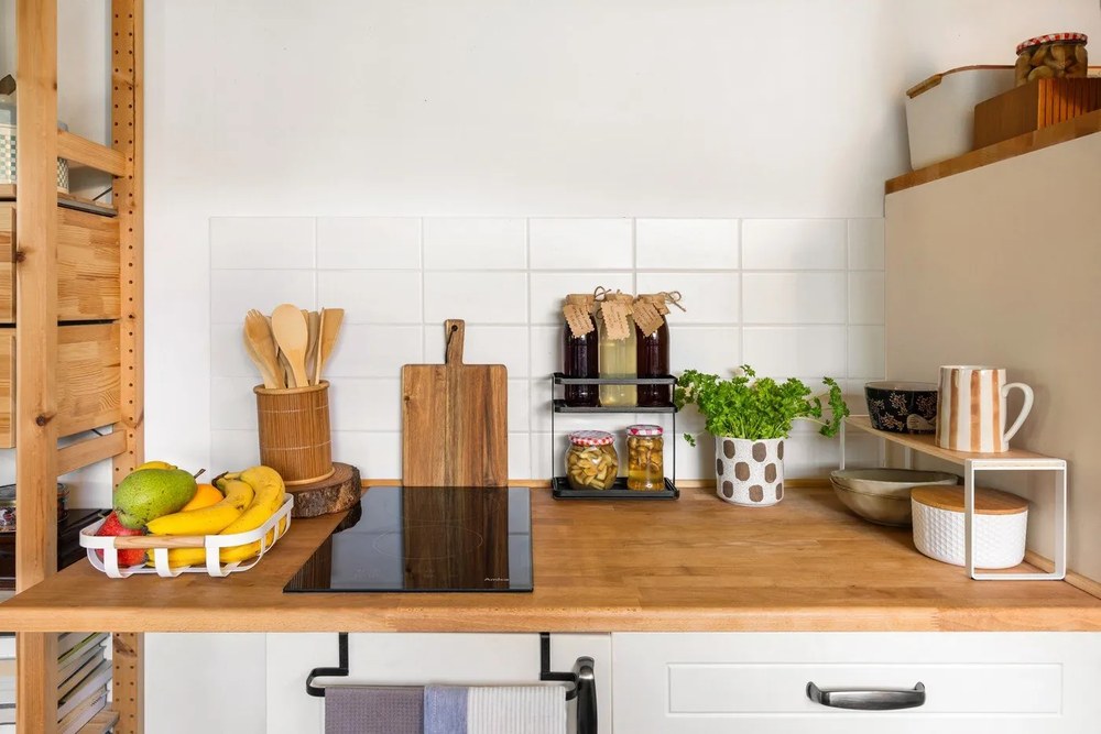 Czarny wiszący uchwyt na ścierki Metaltex Galileo Lava