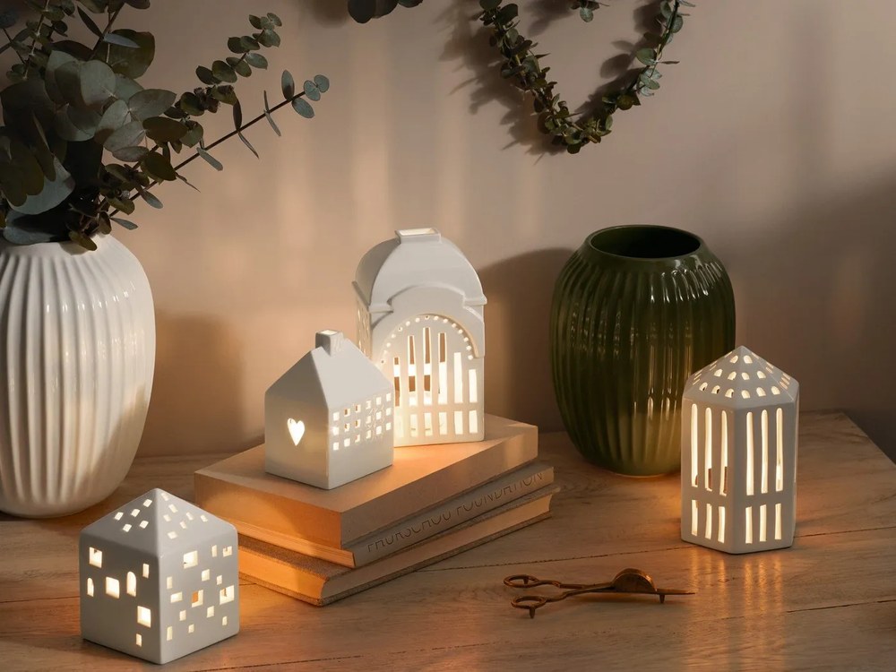 Biały ceramiczny świecznik Kähler Design Urbania Lighthouse Tivoli