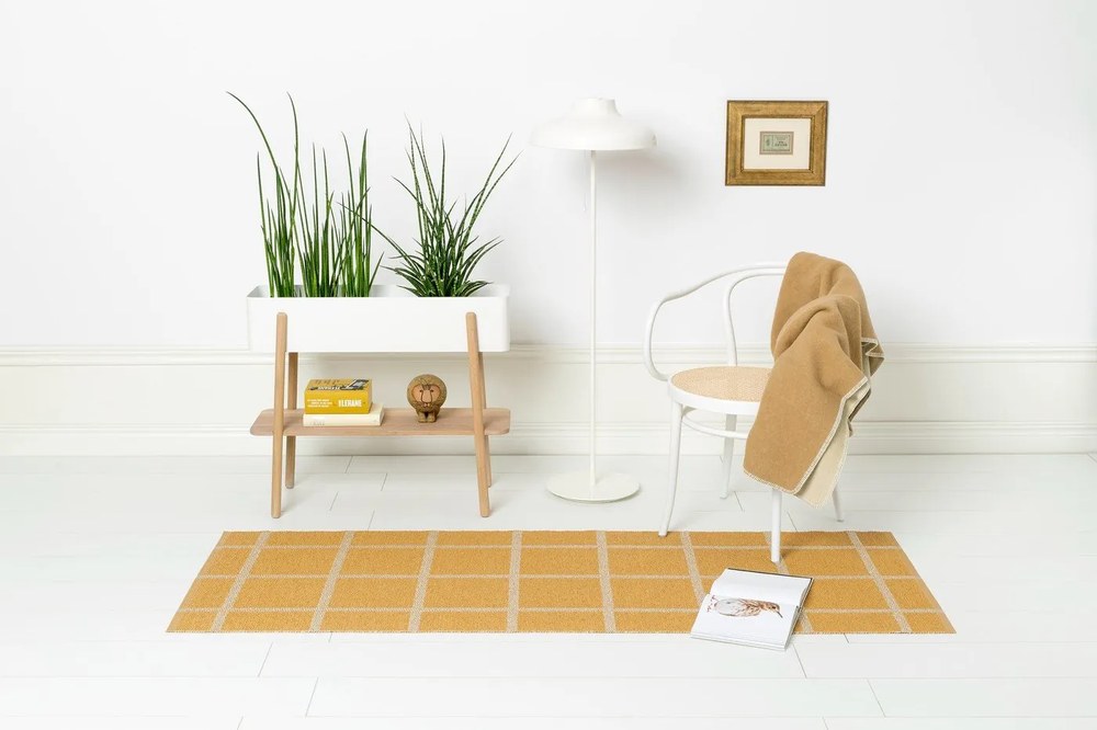 Koc z mieszanki wełny w kolorze ochry 140x200 cm Ylva Ochre – Pappelina