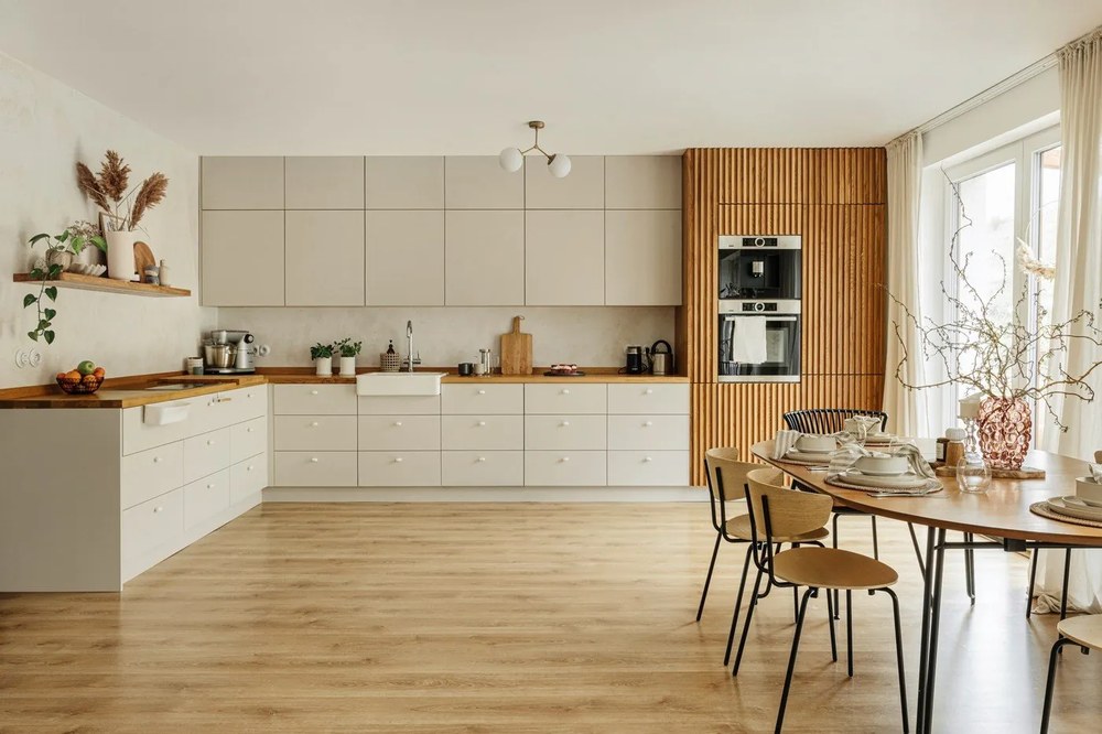 Rozkładany stół z blatem w dekorze jesionu 90x140 cm Norfort – Kave Home