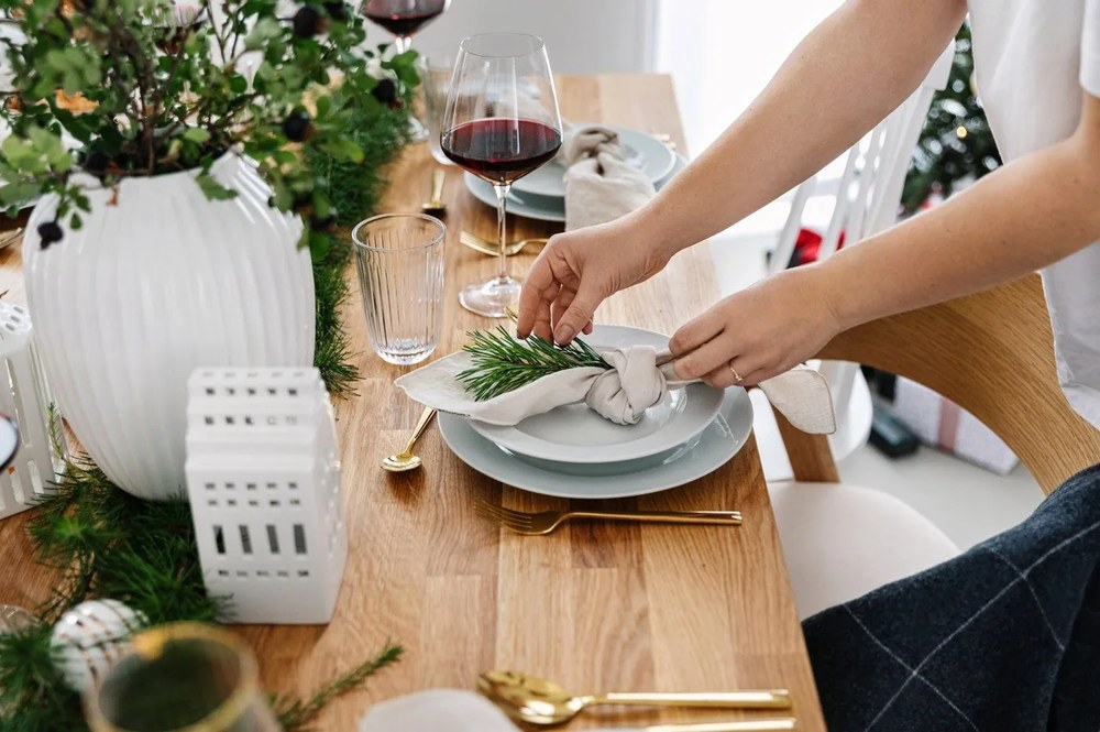 Biały ceramiczny świecznik Kähler Design Urbania Lighthouse Manor