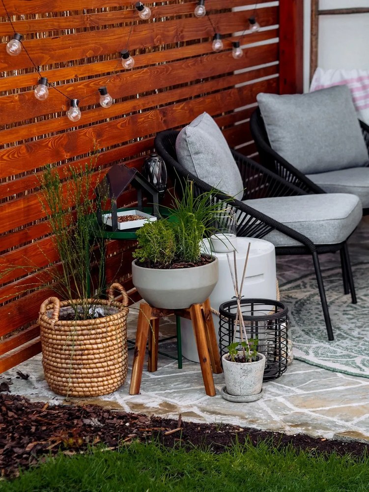 Czarny fotel ogrodowy Bonami Selection North