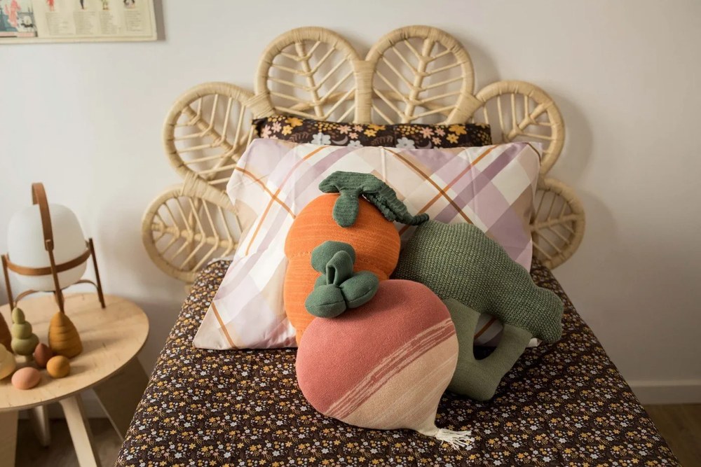 Poduszka dziecięca Ramona the Radish – Lorena Canals