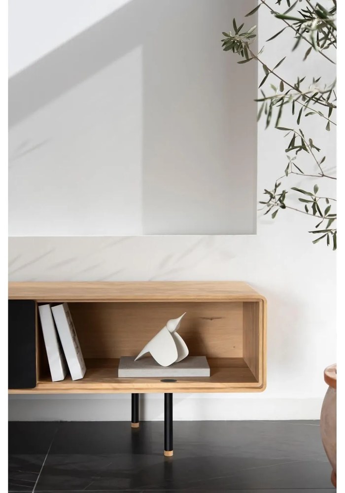 Czarno-naturalna szafka pod TV z litego drewna dębowego 160x48 cm Fina – Gazzda