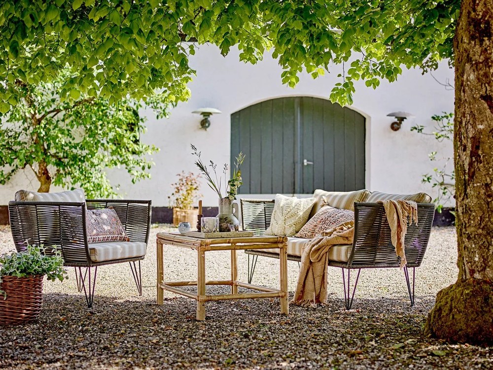 Beżowy tapicerowany fotel ogrodowy Mundo – Bloomingville