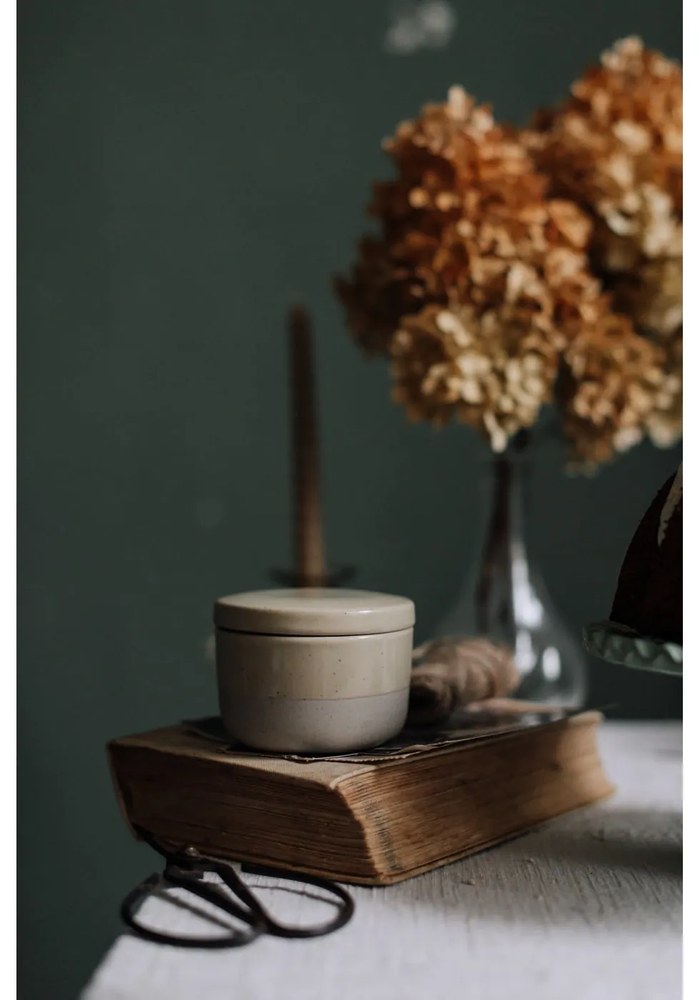 Beżowa ceramiczna cukierniczka Blomus Sablo