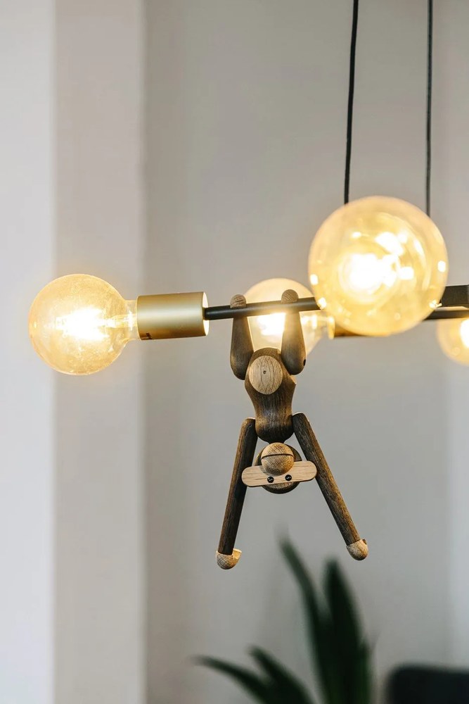 Figurka z litego drewna dębowego Kay Bojesen Denmark Monkey Hanging