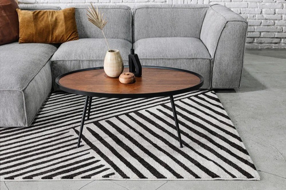 Czarny stolik z blatem w dekorze orzecha Kave Home Kamelia