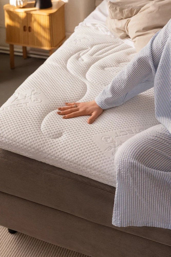 Szarobrązowe łóżko kontynentalne ze schowkiem 160x200 cm Elva Bold – Bonami Selection