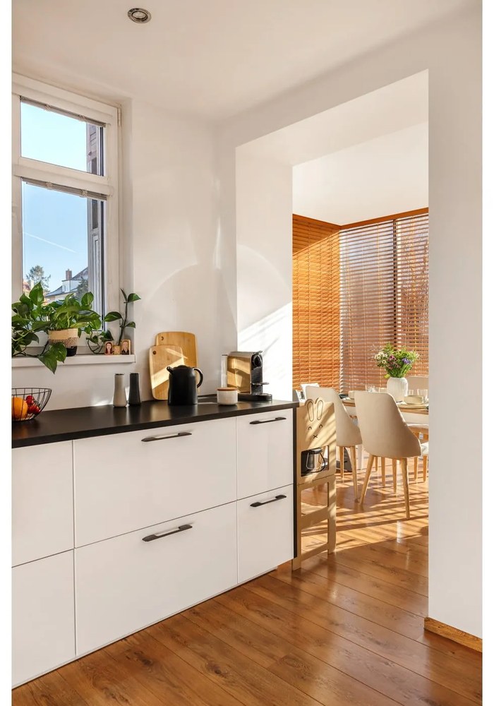 Beżowe krzesło Rosie – Kave Home