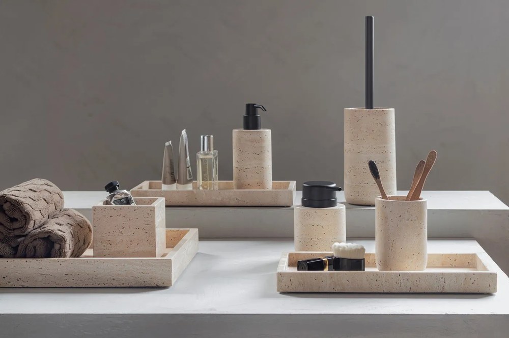 Beżowy kamienny dozownik do mydła 250 ml Travertine – Mette Ditmer Denmark