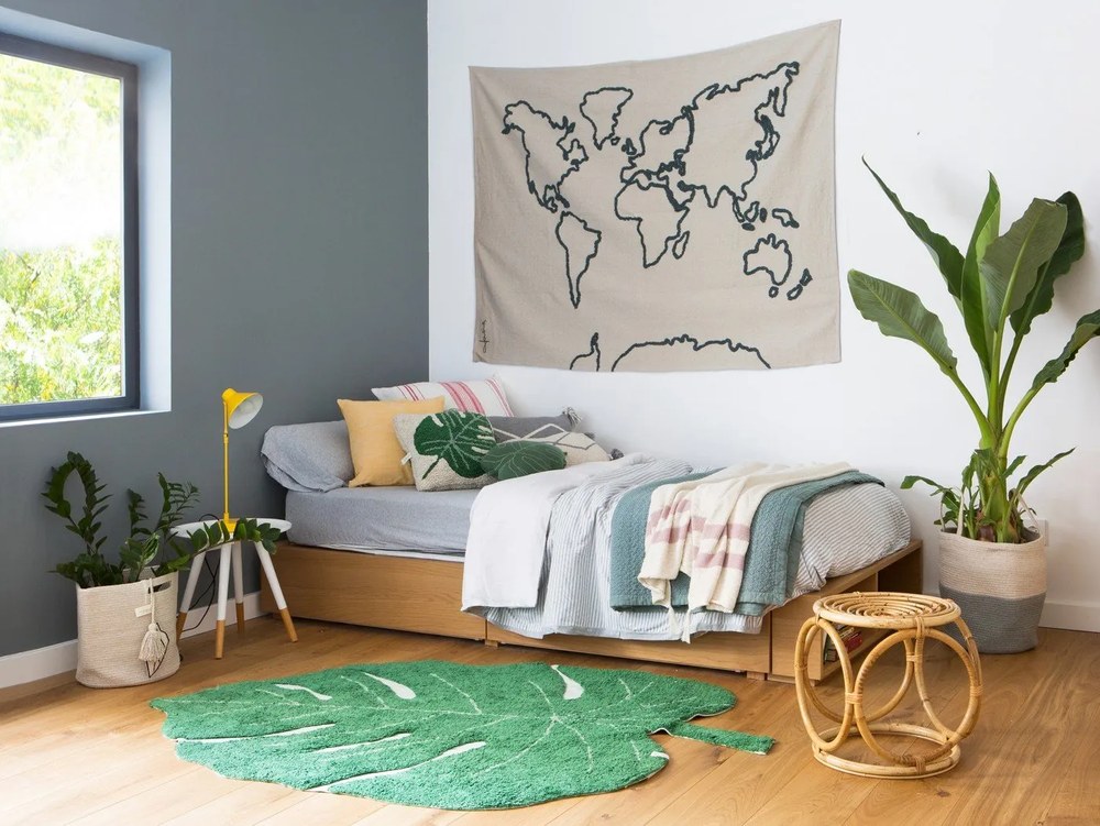 Poduszka dziecięca Monstera – Lorena Canals