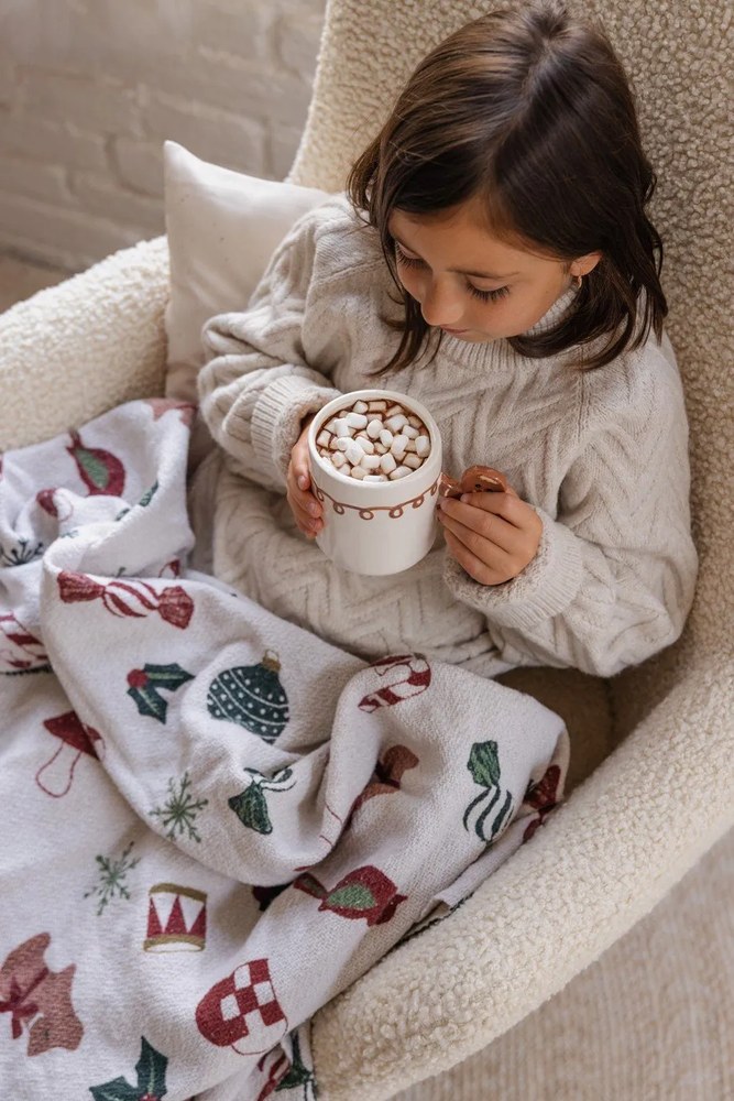 Biały fotel ze sztucznym futerkiem House Nordic Glasgow