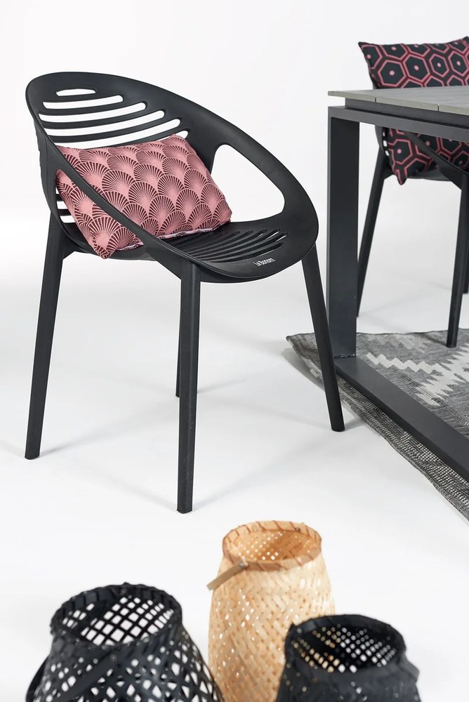 Czarne krzesło ogrodowe Bonami Essentials Joanna